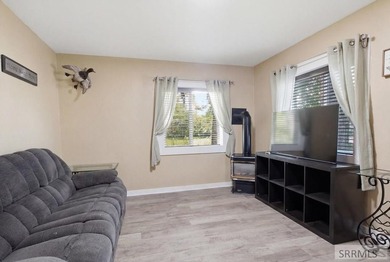 Charming Downtown Oasis Near Tautphaus Park! Welcome to 320 W - photo 6