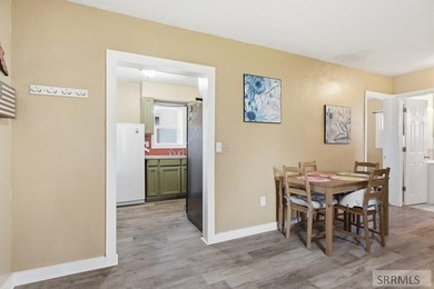 Charming Downtown Oasis Near Tautphaus Park! Welcome to 320 W - photo 8