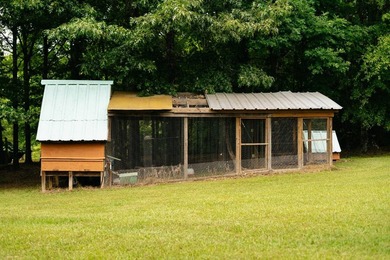 WELCOME TO A BEAUTIFUL COUNTRY PROPERTY OFFERING THE PERFECT - photo 29