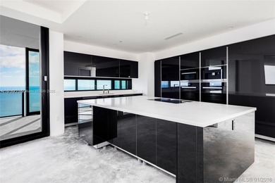 BEAUTIFUL,ULTRA LUXURIOUS 2 STORY DUPLEX WITH 3 BED, 4/1