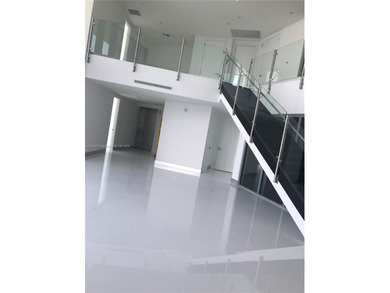 BEAUTIFUL,ULTRA LUXURIOUS 2 STORY DUPLEX WITH 3 BED, 4/1