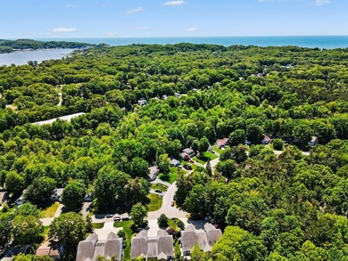 Beautifully updated and perfectly positioned as a private - photo 37