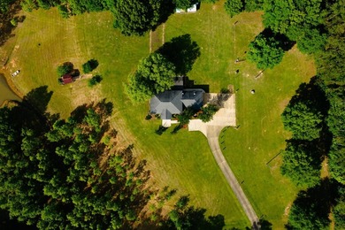 WELCOME TO A BEAUTIFUL COUNTRY PROPERTY OFFERING THE PERFECT - photo 37