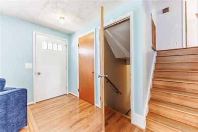Welcome home to this lovingly maintained split-level, proudly - photo 7