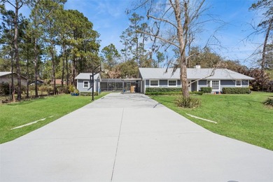 Beautifully renovated 3-bedroom, 2-bathroom home in Isle of - photo 2