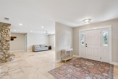 Beautifully renovated 3-bedroom, 2-bathroom home in Isle of - photo 6