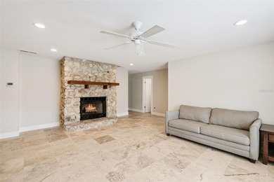 Beautifully renovated 3-bedroom, 2-bathroom home in Isle of - photo 7