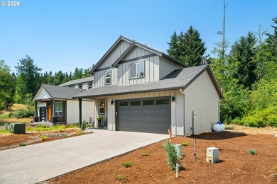 Beautiful new Traditional home backing to serene greenspace - photo 2
