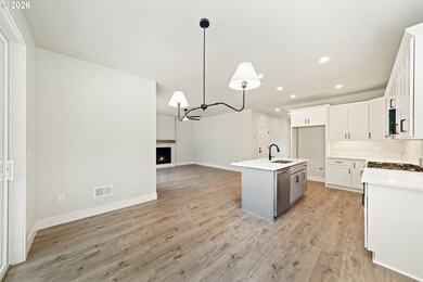 Beautiful new Traditional home backing to serene greenspace - photo 8