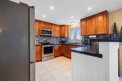 Welcome home to this meticulously maintained Cape Cod in Ontario - photo 12