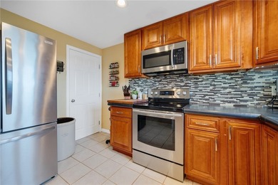 Welcome home to this meticulously maintained Cape Cod in Ontario - photo 13