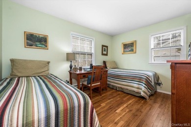 A beautiful and lovingly-maintained ranch with a front porch - photo 14