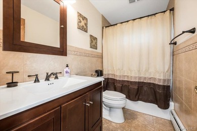 A beautiful and lovingly-maintained ranch with a front porch - photo 15