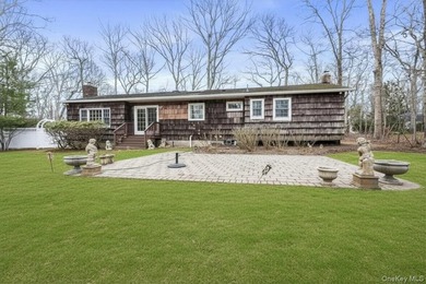 A beautiful and lovingly-maintained ranch with a front porch - photo 18