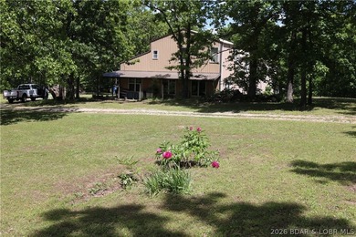 LARGE COUNTRY HOME WITH HIGHLY DESIRABLE LOCATION. ALMOST 4200 - photo 2