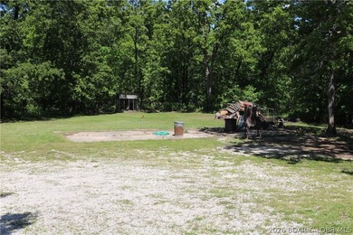 LARGE COUNTRY HOME WITH HIGHLY DESIRABLE LOCATION. ALMOST 4200 - photo 4