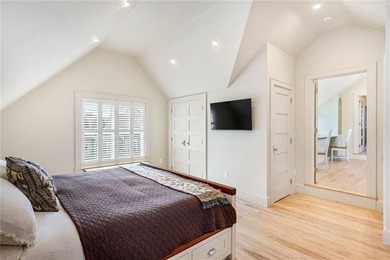 Located in Newport's Historic Point neighborhood, this newly - photo 34
