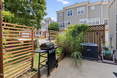 Welcome home to this beautiful, move-in-ready end-unit townhouse - photo 36