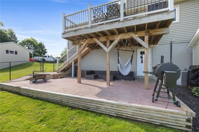 Welcome home to this meticulously maintained Cape Cod in Ontario - photo 42