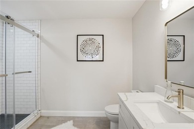 *VERY LARGE 1 BED UNIT ON TOP FLOOR, PRIVATE BALCONY! READY FOR - photo 22