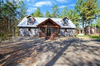 Stunning move-in ready & fully furnished Broken Bow cabin just