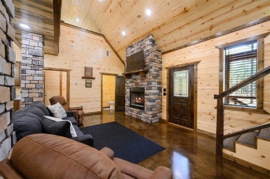 Stunning move-in ready & fully furnished Broken Bow cabin just