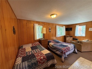 Cabin 10 is a single room with full kitchen, range with oven and - photo 7