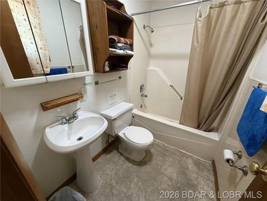 Cabin 10 is a single room with full kitchen, range with oven and - photo 8
