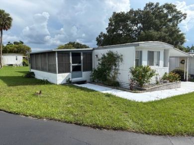 Lake Dell Home For Sale in Dundee Florida