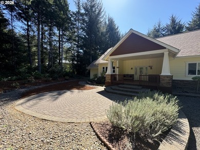 Beautiful custom Craftsman home offering 2,835 sq ft of - photo 3