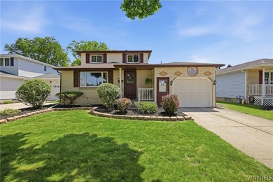 This one is almost a showstopper the moment you pull up. With - photo 1