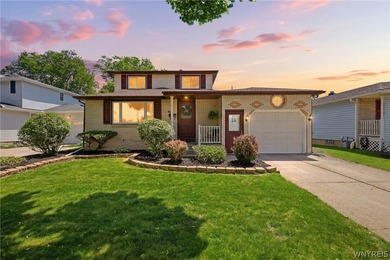 This one is almost a showstopper the moment you pull up. With - photo 2