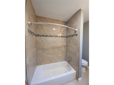 Charming and well-maintained 1-bedroom, 1-bathroom condo in the - photo 14