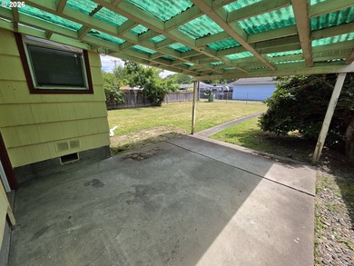 Charming 2-bedroom, 1-bath bungalow offering 894 square feet of - photo 26