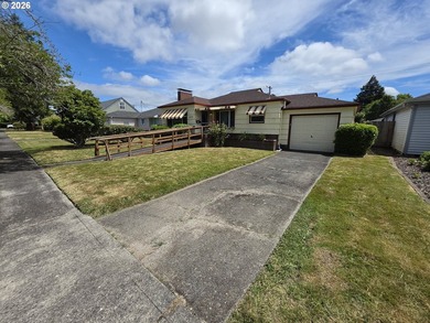 Charming 2-bedroom, 1-bath bungalow offering 894 square feet of - photo 29