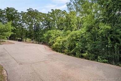 Gorgeous end-of-cul-de-sac lot perfectly positioned on the 3rd - photo 6
