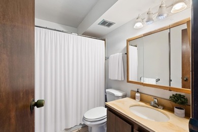 A rare opportunity at Kalama Terrace! This spacious 2 bedroom, 1 - photo 11