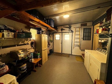 Welcome to this beautifully updated and spacious 2-bedroom - photo 27