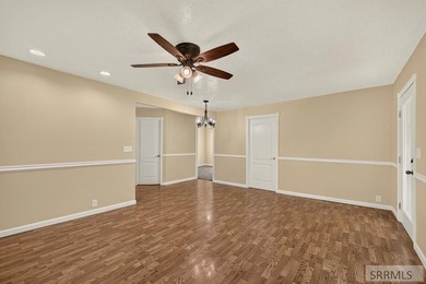 Oversized Corner Lot! Welcome to this beautifully maintained - photo 8