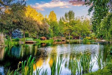 An extraordinary sanctuary of living & landscape, set on more - photo 3