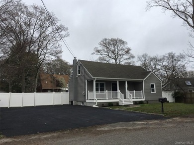 Gorgeously completely remodeled home! New kitchen with beautiful - photo 3