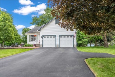 Meticulously maintained and move-in ready, this stunning - photo 2