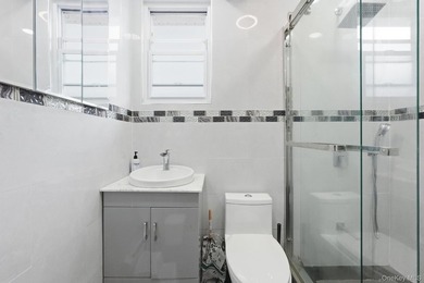 Beautiful Single Family House located within a block from Guy R - photo 14