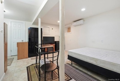 Beautiful Single Family House located within a block from Guy R - photo 22