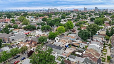 Beautiful Single Family House located within a block from Guy R - photo 26