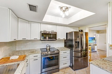 If you're searching for a charming Florida cottage tucked within - photo 7