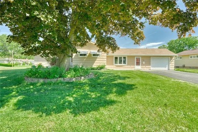 Welcome to 200 Rosecroft! This well-maintained 3-bedroom, 1 - photo 2