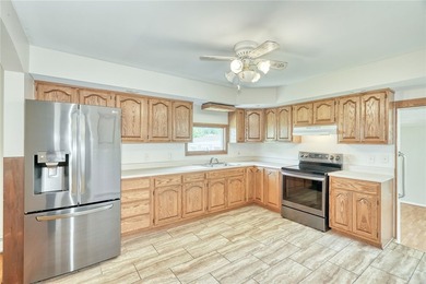 Welcome to 200 Rosecroft! This well-maintained 3-bedroom, 1 - photo 5