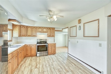 Welcome to 200 Rosecroft! This well-maintained 3-bedroom, 1 - photo 6