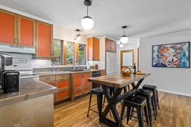 This property is absolutely charming ! Discover a clever blend